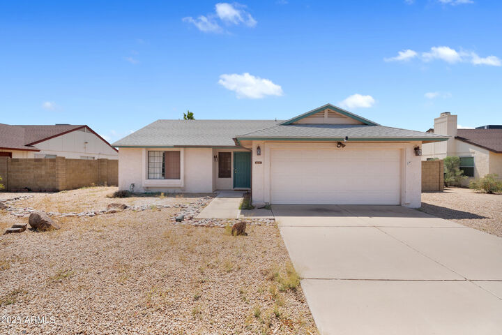 1639 E Aire Libre Avenue  Phoenix AZ 85022 photo
