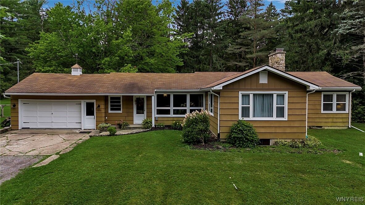 Property Photo: 1455 Center Street NY 14052