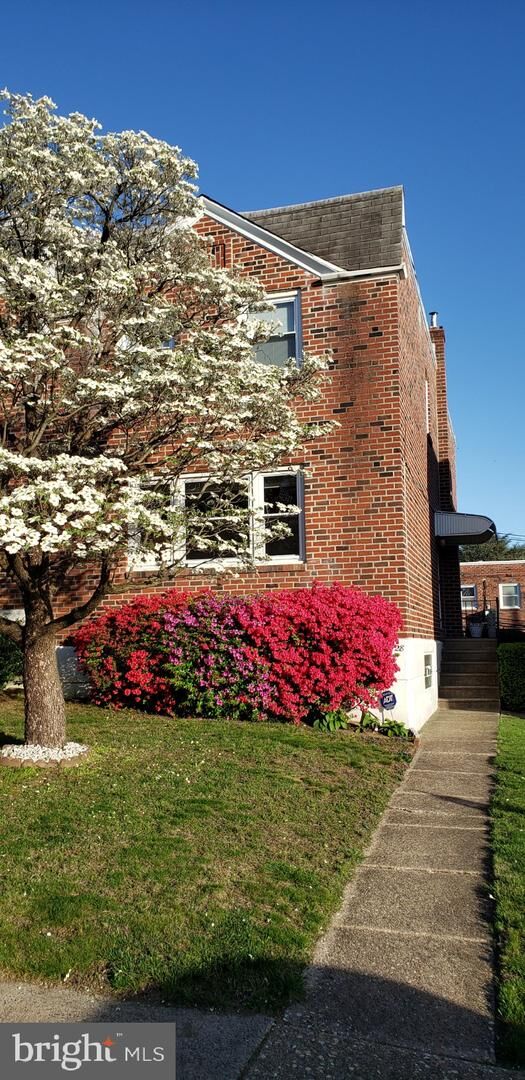728 Livezey Lane  Philadelphia PA 19128 photo