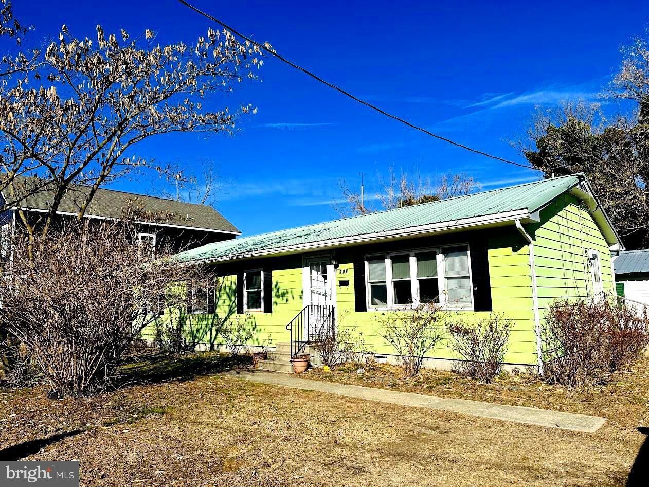 Property Photo:  728 Woolford Street  DE 19973 