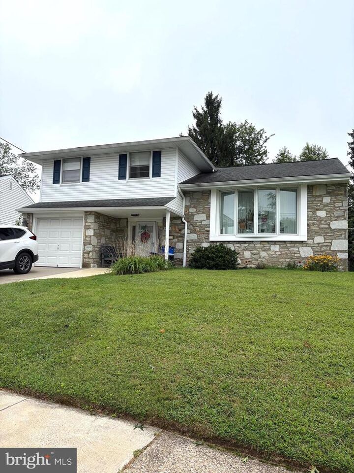 9705 Portis Road  Philadelphia PA 19115 photo