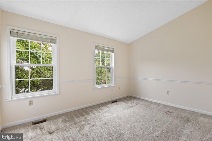 Property Photo: 6511 Old Carriage Lane VA 22315