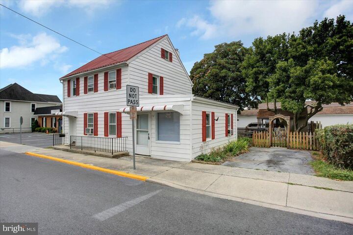 Property Photo:  29 S Washington Street Street  PA 17225 