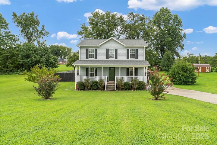 Property Photo: 2374 Genes Loop NC 28655