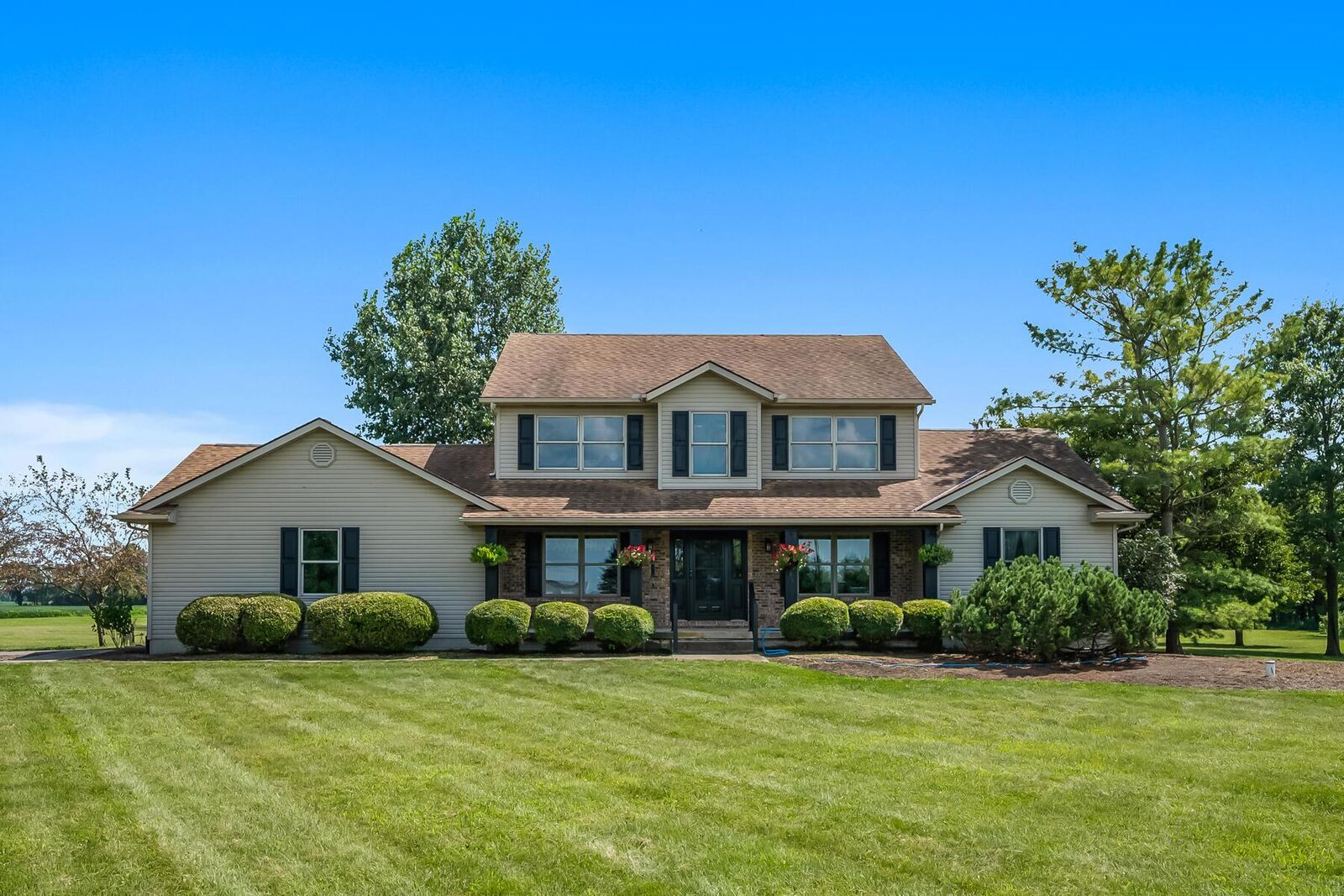 Property Photo: 2217 Radnor Road OH 43066