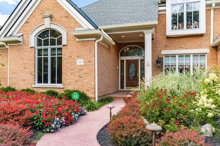 Property Photo: 838 Cambridge Court OH 43085