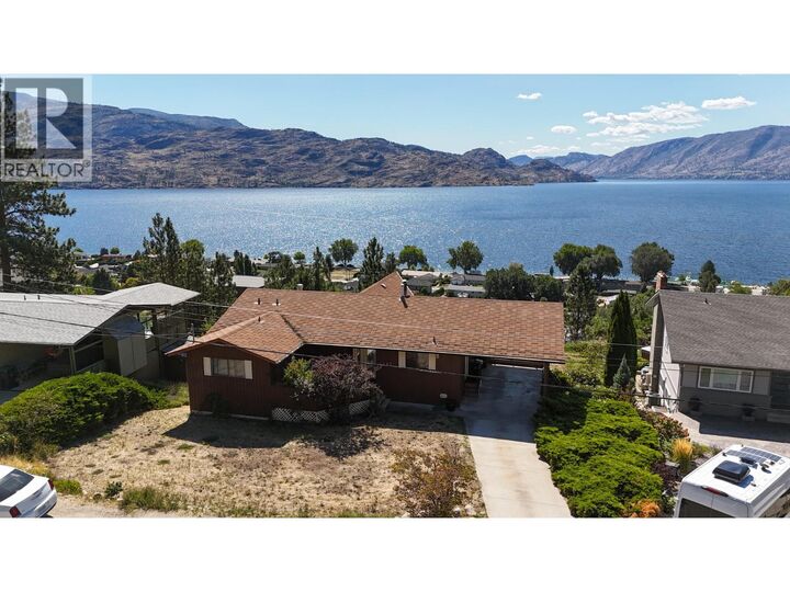 Property Photo: 4105 3rd Avenue BC V0H 1X5