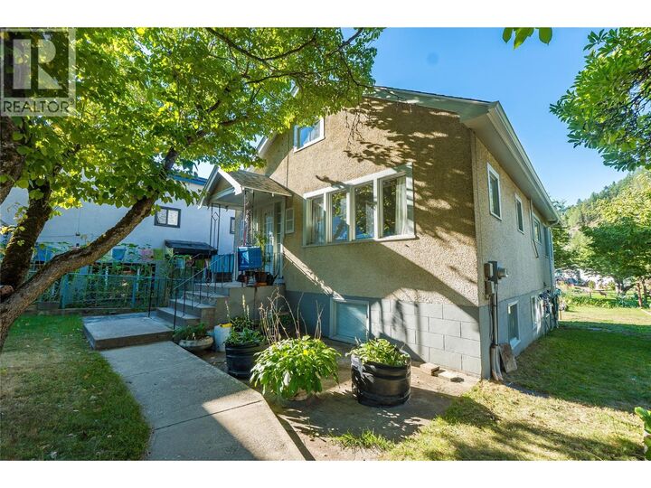 182 Columbia Avenue  Castlegar BC V1N 1A9 photo