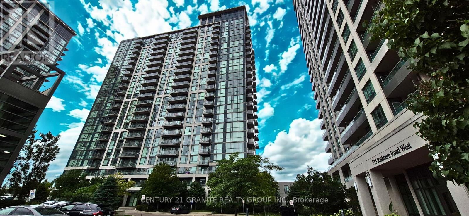 Photo de la propriété:  349 Rathburn Road 1719  ON L5G 0B9 