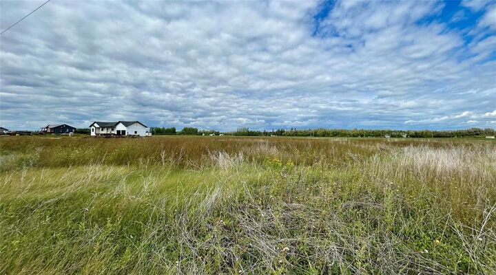 Property Photo:  461 Church Road South  MB R1C 0G2 