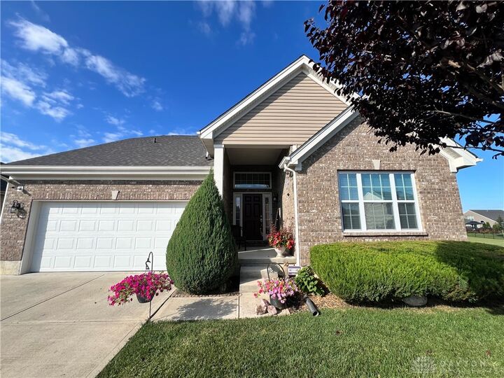 1678 Sunset Canyon Court  Fairborn OH 45324 photo