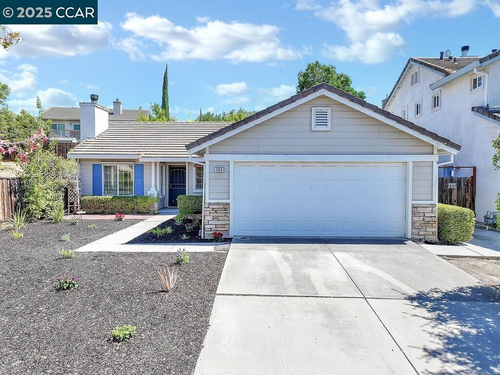 Property Photo:  1024 Sandstone Ct  CA 94531 