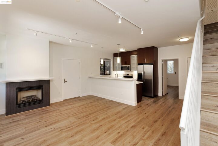 Property Photo: 1565 32nd Street 4 CA 94608