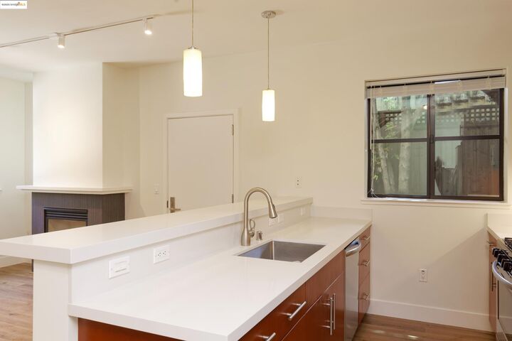Property Photo:  1565 32nd Street 4  CA 94608