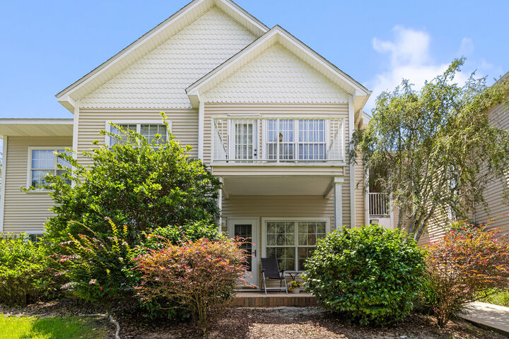 Property Photo: 1501 N Partin Drive 151 FL 32578