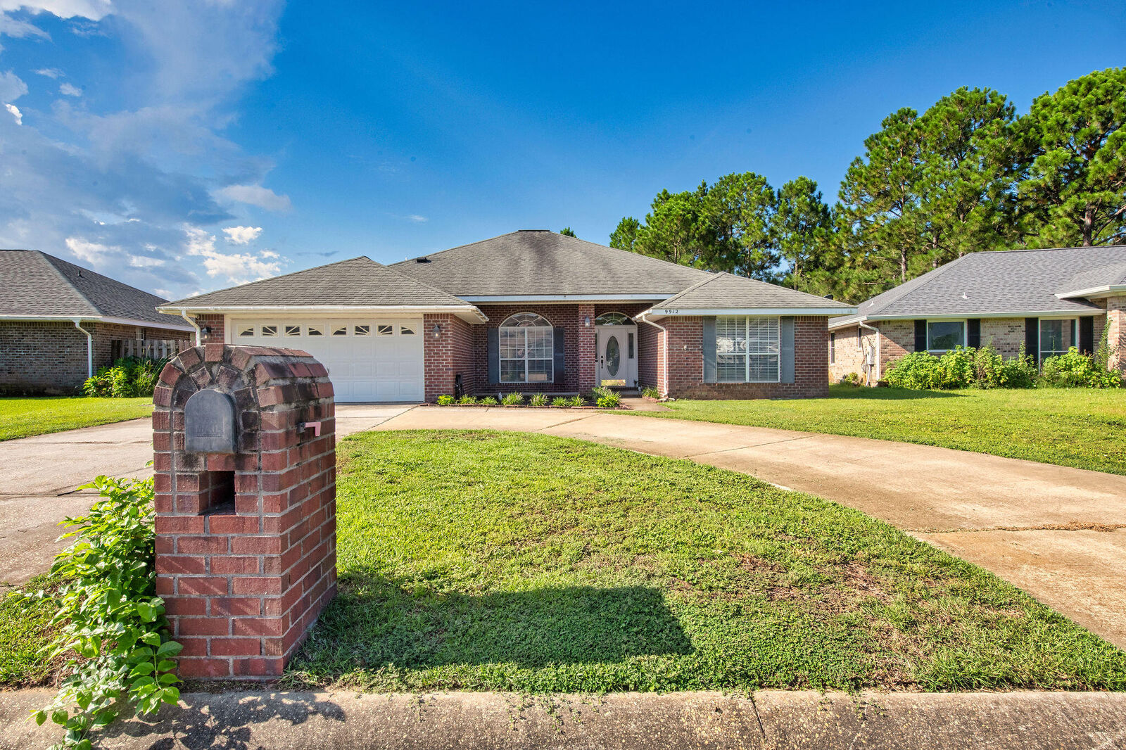 Property Photo: 9912 Parker Lake Circle FL 32566