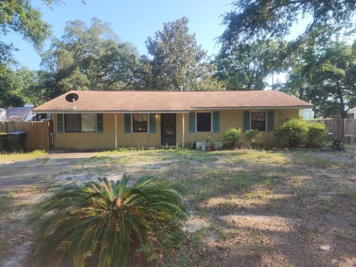 Property Photo: 326 NW Oakland Circle Circle FL 32548
