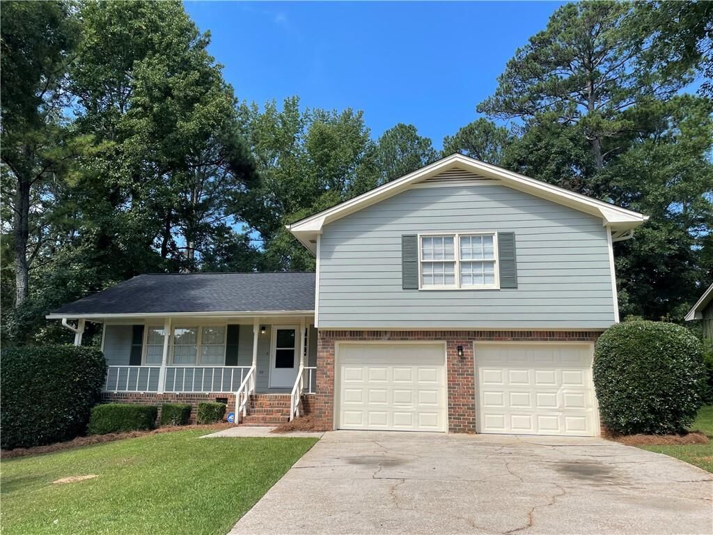 Property Photo: 1679 Oak Forest Drive GA 30013