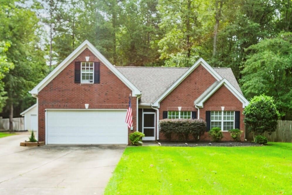 Property Photo: 5300 Valley Forest Way GA 30542