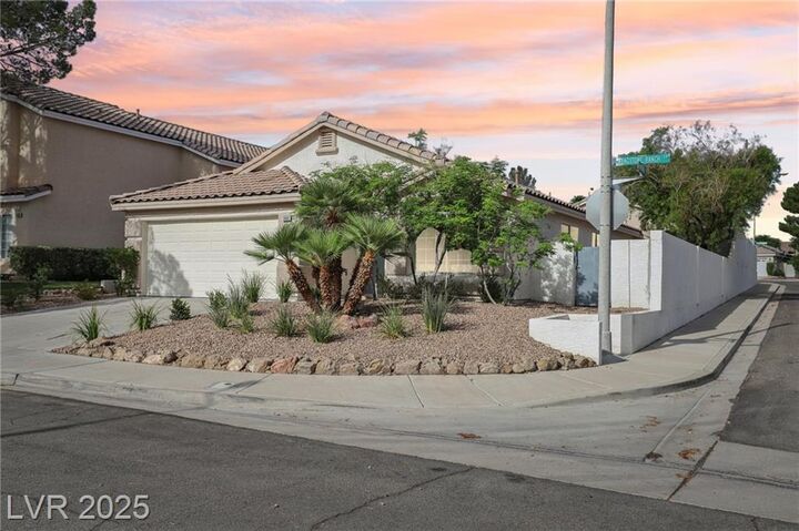Property Photo: 1966 Flagstone Ranch Lane NV 89012