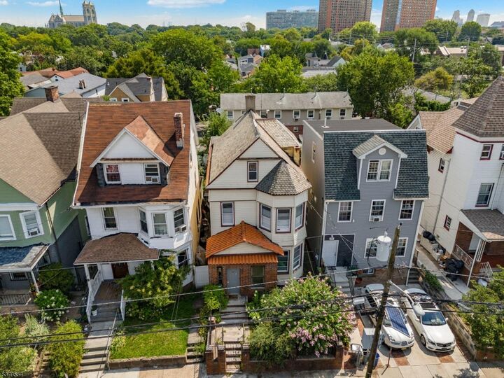 Property Photo: 187 N 6th St NJ 07107