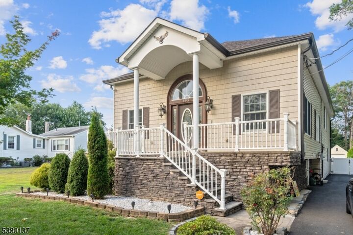 695 Spruce Rd  North Brunswick Twp. NJ 08902 photo