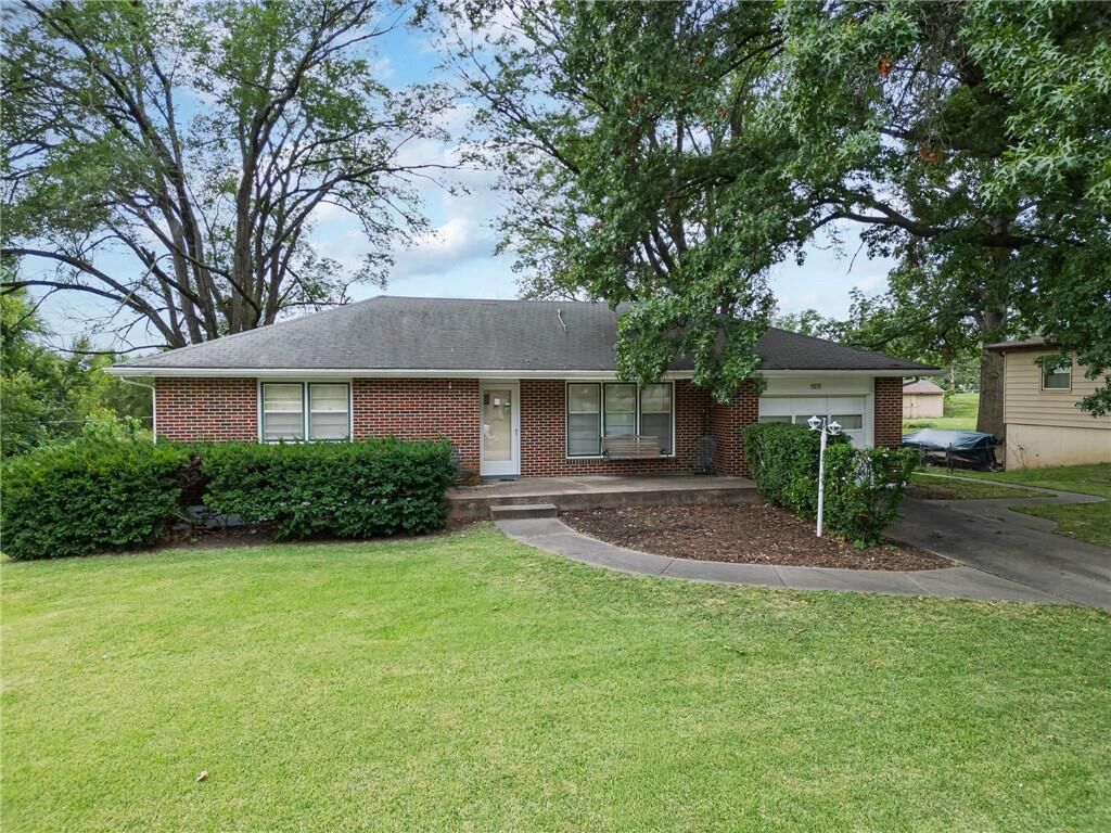 Property Photo: 9231 Minnesota Avenue KS 66112