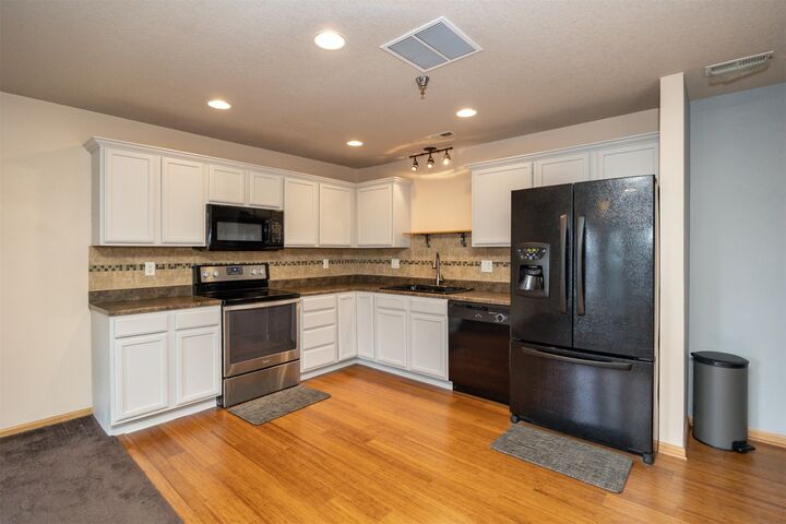 Property Photo: 2150 NE 18th Street 112 IA 50111