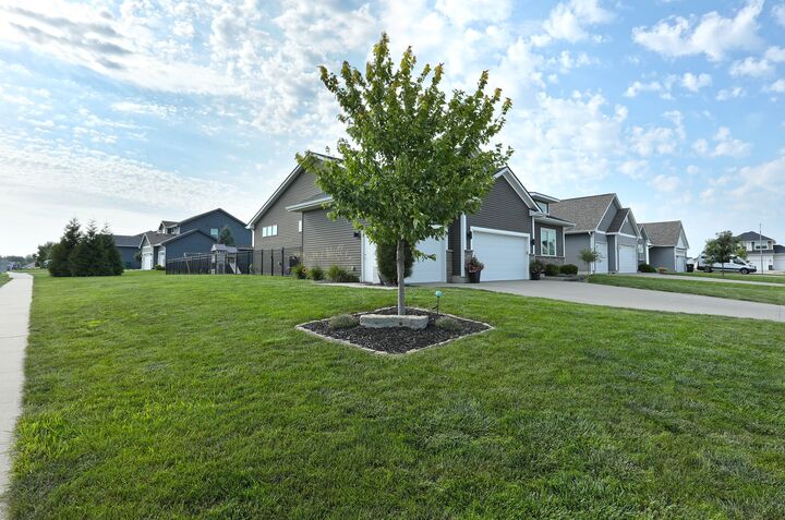 Property Photo: 1202 NW Orchard Drive IA 50023