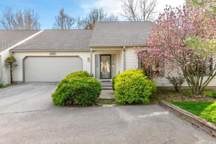 2228 E Cape Cod Drive  Bloomington IN 47401 photo