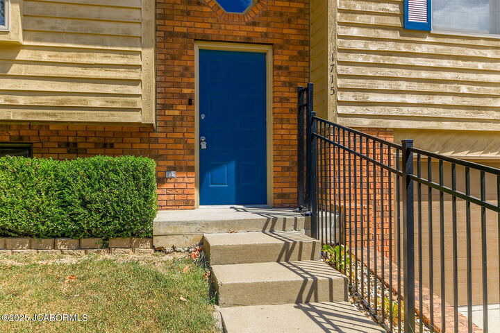 Property Photo:  1715 Independence Drive  MO 65109 