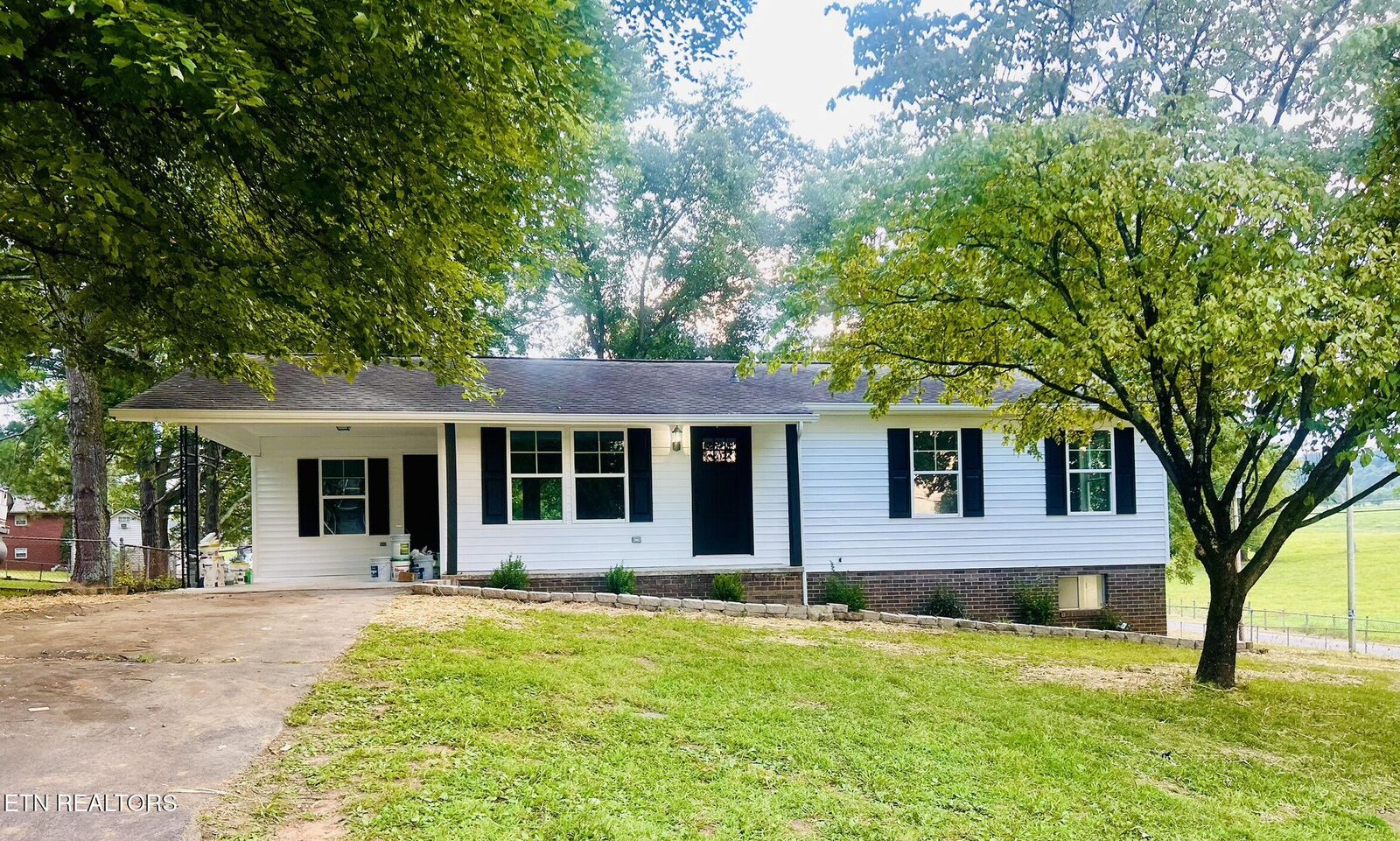Property Photo: 4089 Glenmore Drive TN 37853