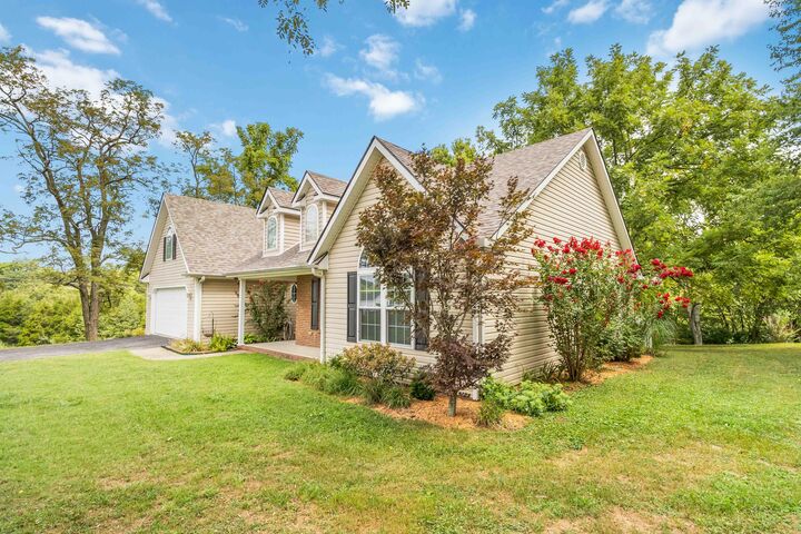 Property Photo: 414 Angela Way KY 40444