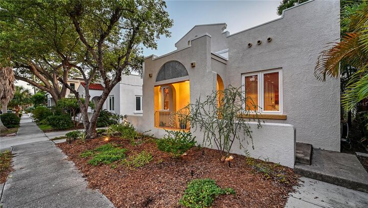 Property Photo: 512 Madison Court FL 34236