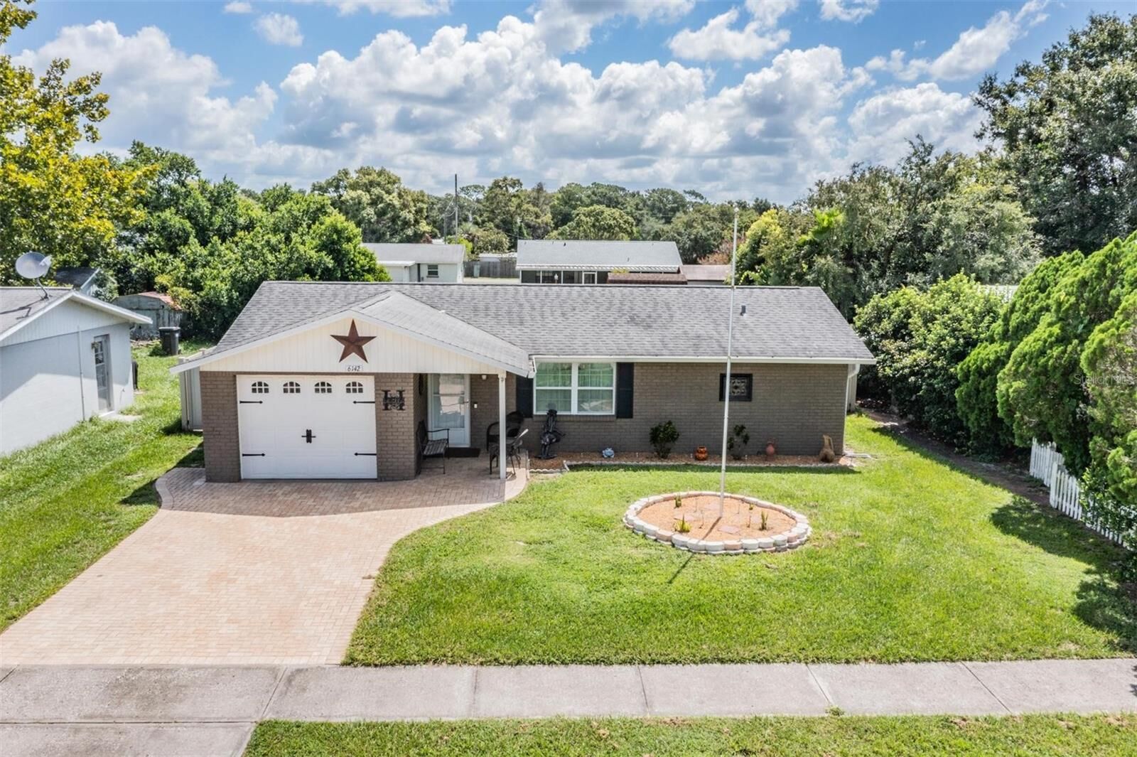 Property Photo: 6142 19th Street FL 33542