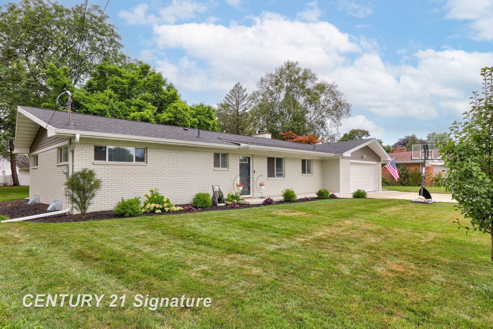Property Photo:  6235 Dewhirst Drive  MI 48638 