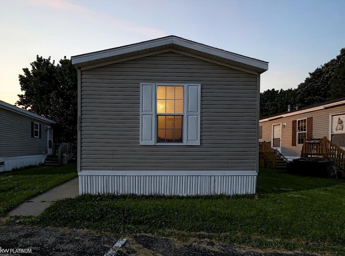 Property Photo:  2028 Riverview Drive  MI 48079 