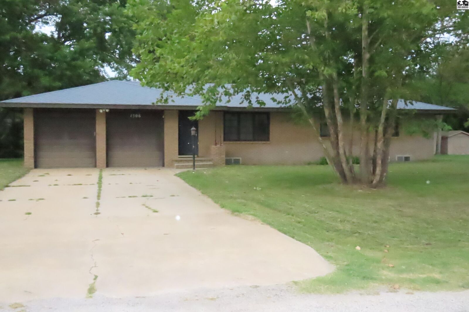 Property Photo: 1506 Linda Ln KS 67502