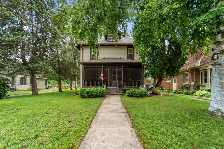 Property Photo: 210 Oakland Ave WI 53149