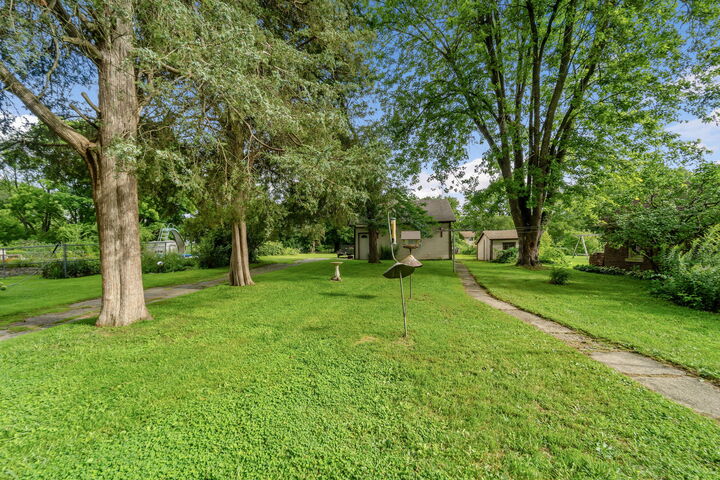 Property Photo:  210 Oakland Ave  WI 53149 