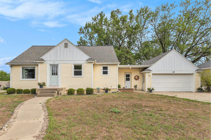 149 W 32nd Street  Holland MI 49423 photo