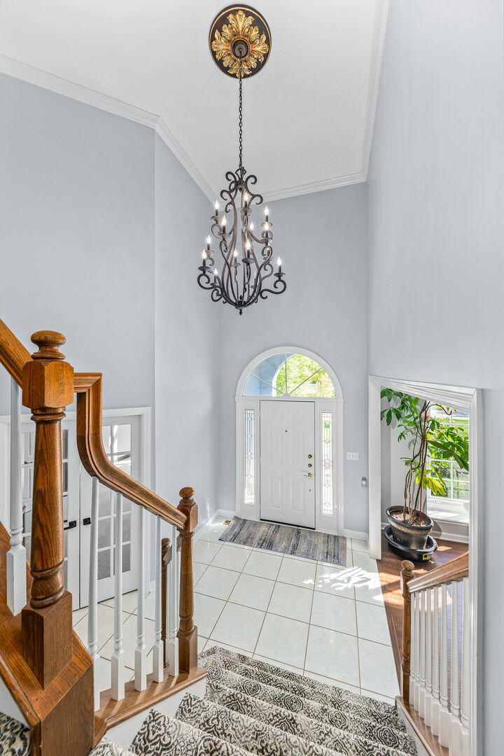 Property Photo: 940 Burnham Court IL 60502