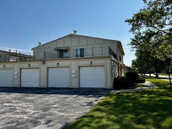 Property Photo: 19361 Oak Avenue IL 60478
