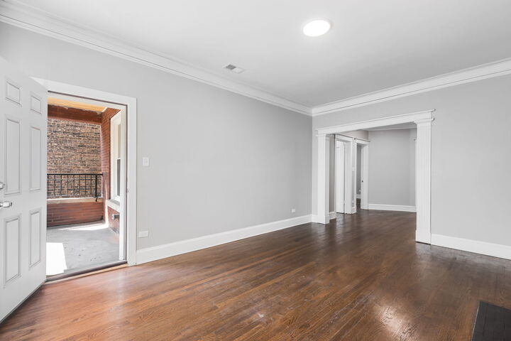 Property Photo: 5722 S King Drive 2 IL 60637