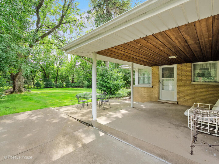 Property Photo:  