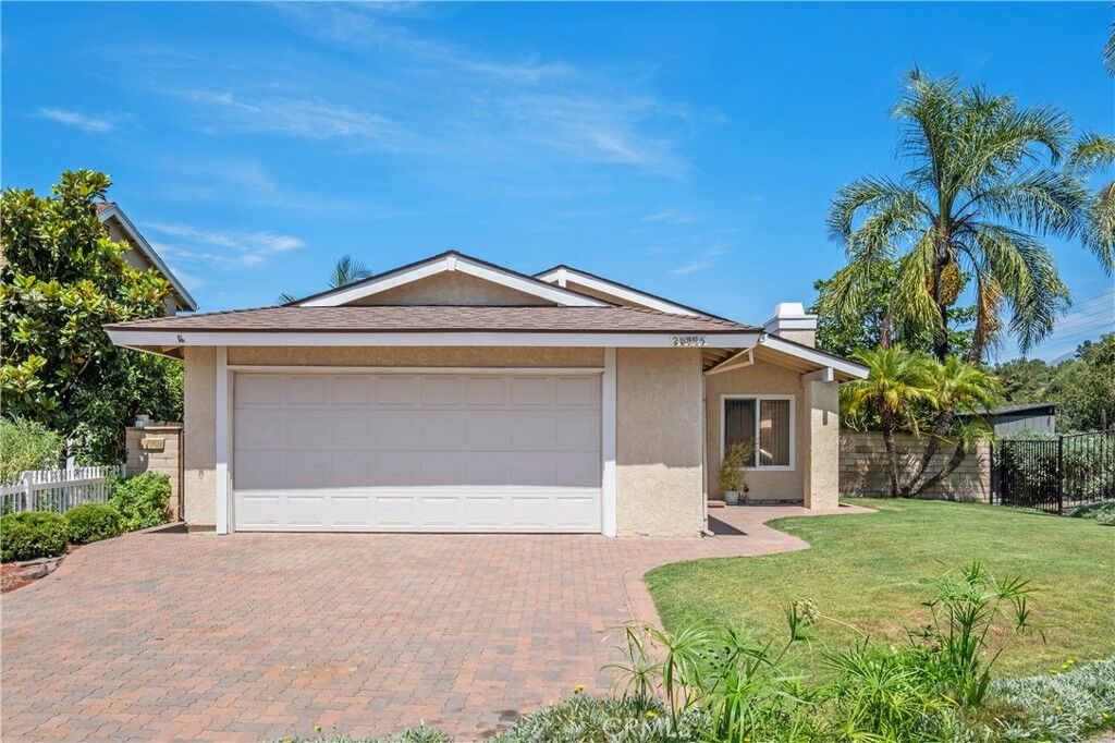 Property Photo: 28525 La Noche CA 92692