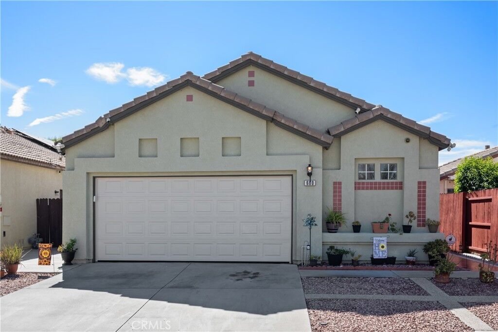 Property Photo: 680 Attenborough CA 92583