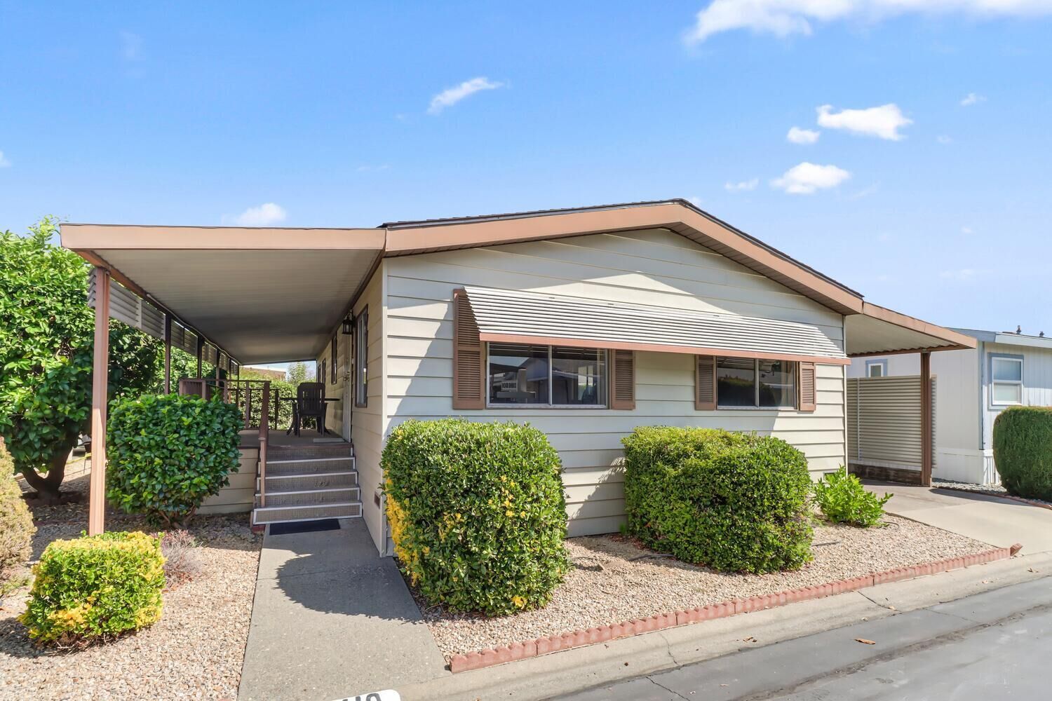 Property Photo: 110 Wyndbrook Street CA 95828