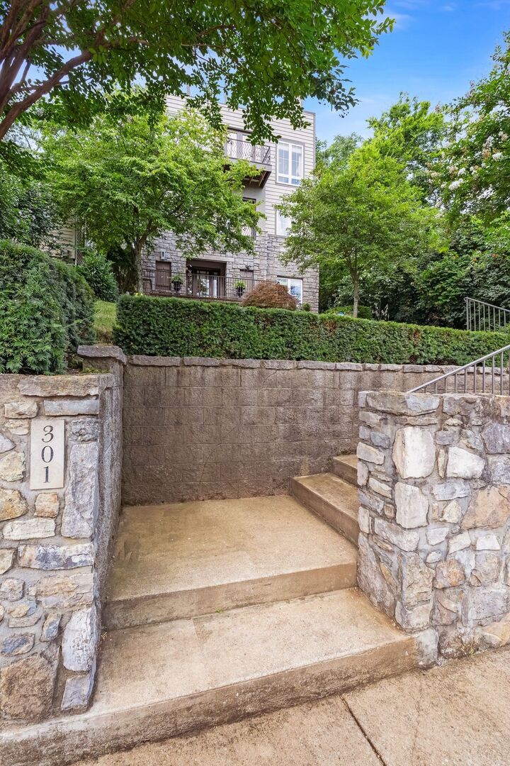 Property Photo:  301 32nd Ave S  TN 37212 