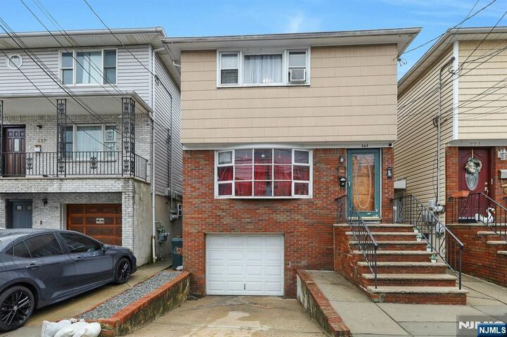 225 Cleveland Avenue  Harrison NJ 07029 photo